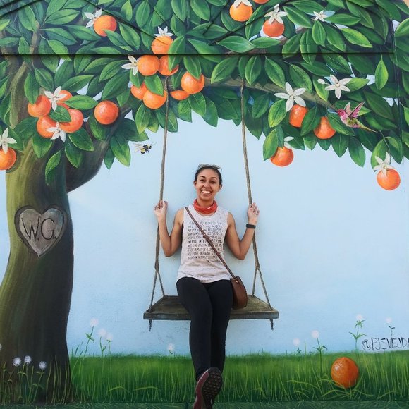 Meet your Posher, Felicia - Picture 2 of 3